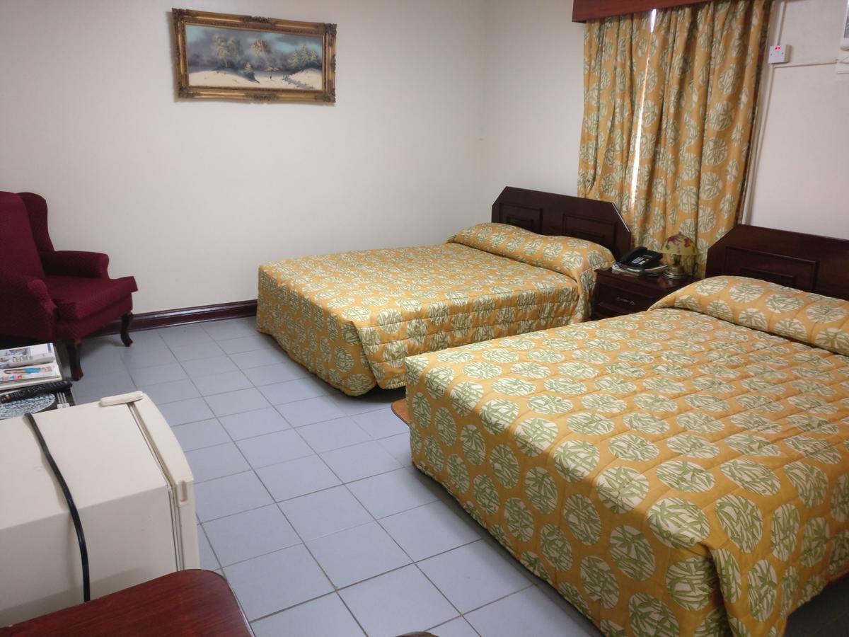 Regency Suites Hotel Джорджтаун Екстериор снимка